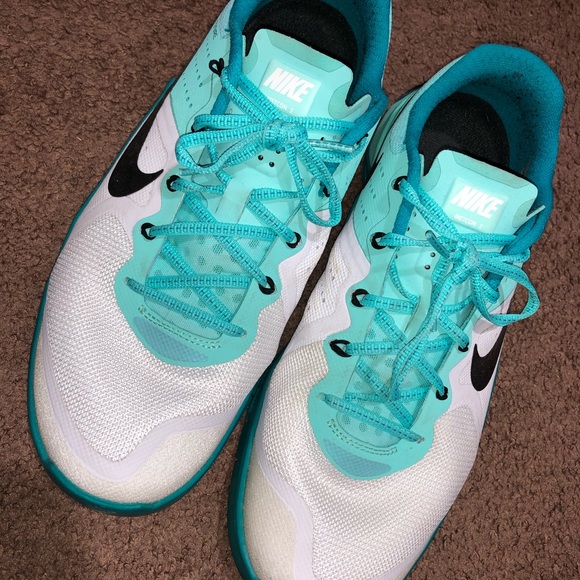 Women Nike metcons - Picture 3 of 4